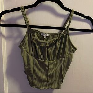 Woman’s Crop Top Size Small